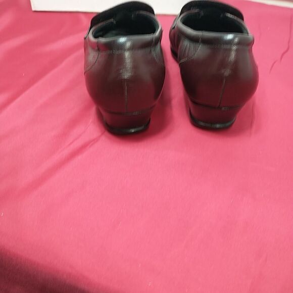 SAS Woman's SZ 7.5 WW Burgundy Leather Loafer Moccasin Tripad Comfort . - Picture 8 of 9